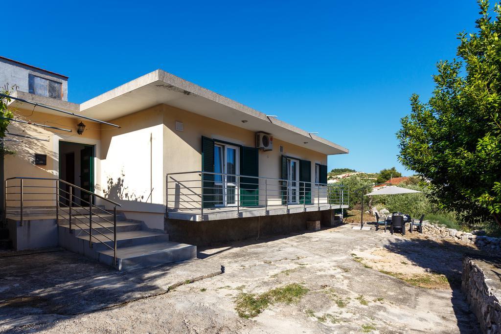 Holiday Home Iris Marina Exterior photo